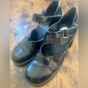 Vintage 90’s black leather and rubber size 9 / 40 Mary Jane block heals